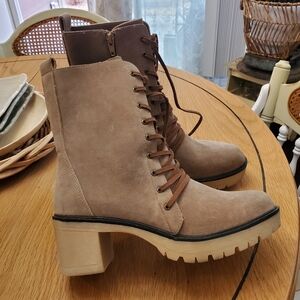 Oasis Society Boots 8.5